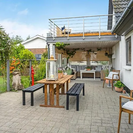 Gorgeous In With House A Panoramic View *